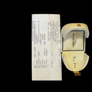 Engagement ring barely used😉